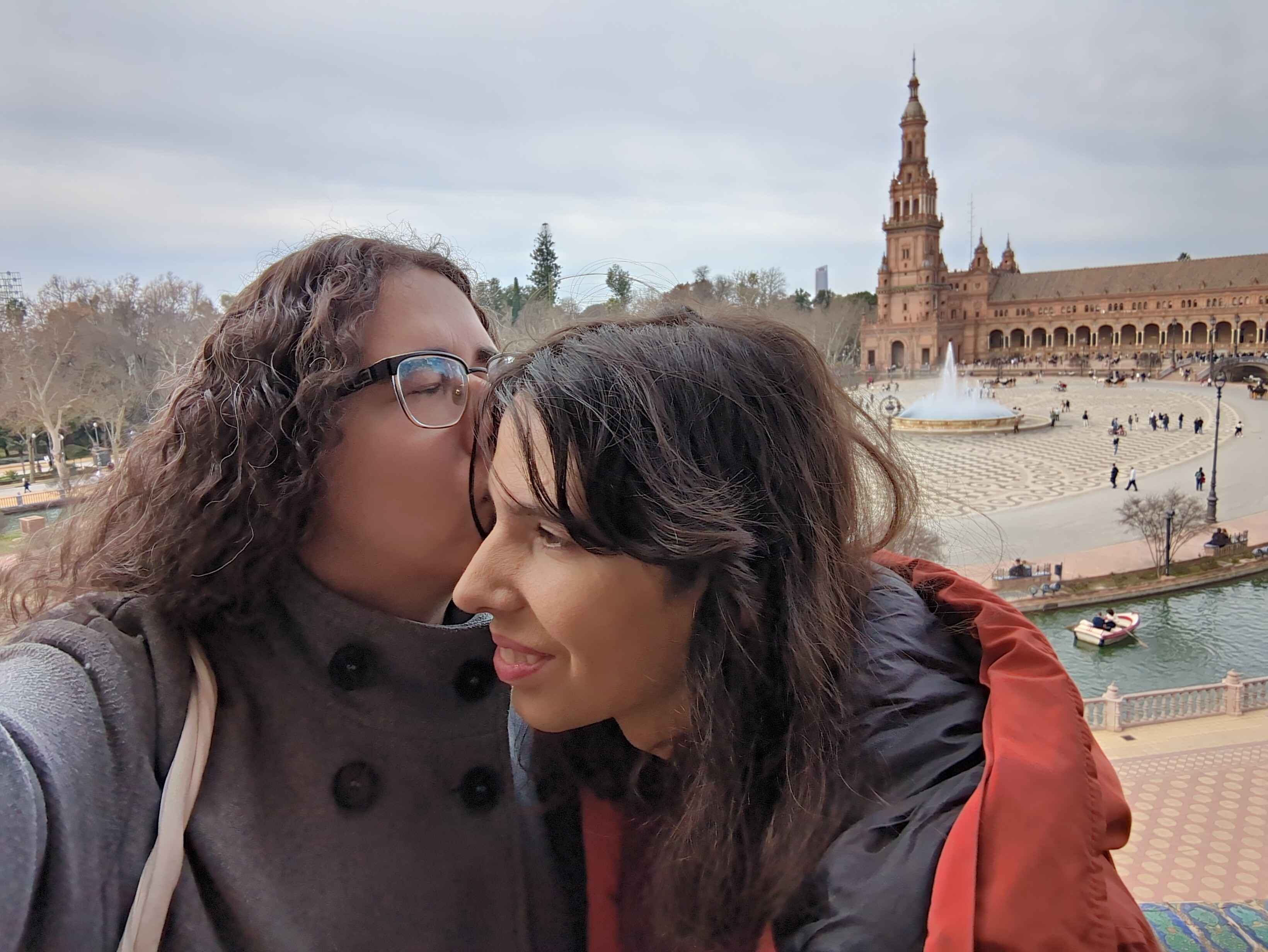 foto and i kissing in front of a plaza